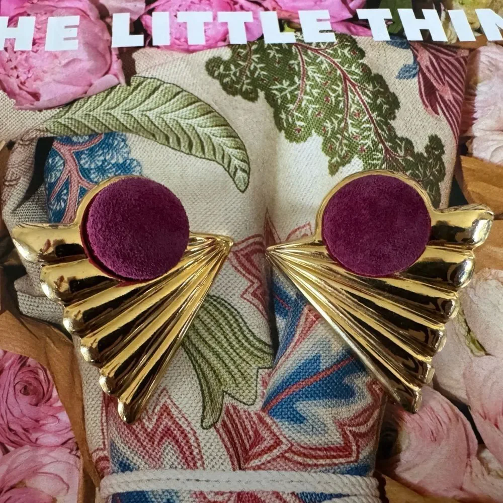 VTG Gold Fan Pink Suede Post Earrings - Picture 2 of 8